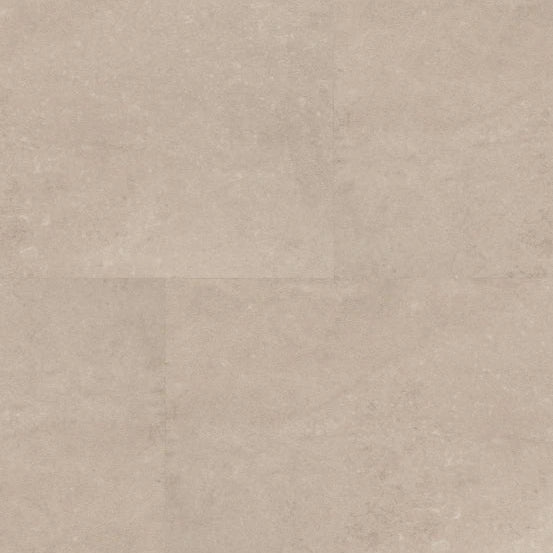 lichte beige tegelvloer met grote natuurstenen tegels en subtiele structuur met fijne natuurlijke korrel in matte afwerking