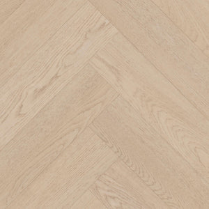 licht beige eiken visgraatvloer met een fijne houtstructuur en subtiele nerfpatronen