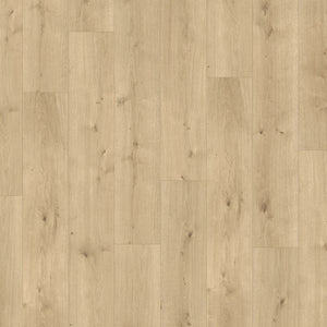 lichte beige eiken vloer met brede planken en subtiele houtnerfstructuur met enkele noesten