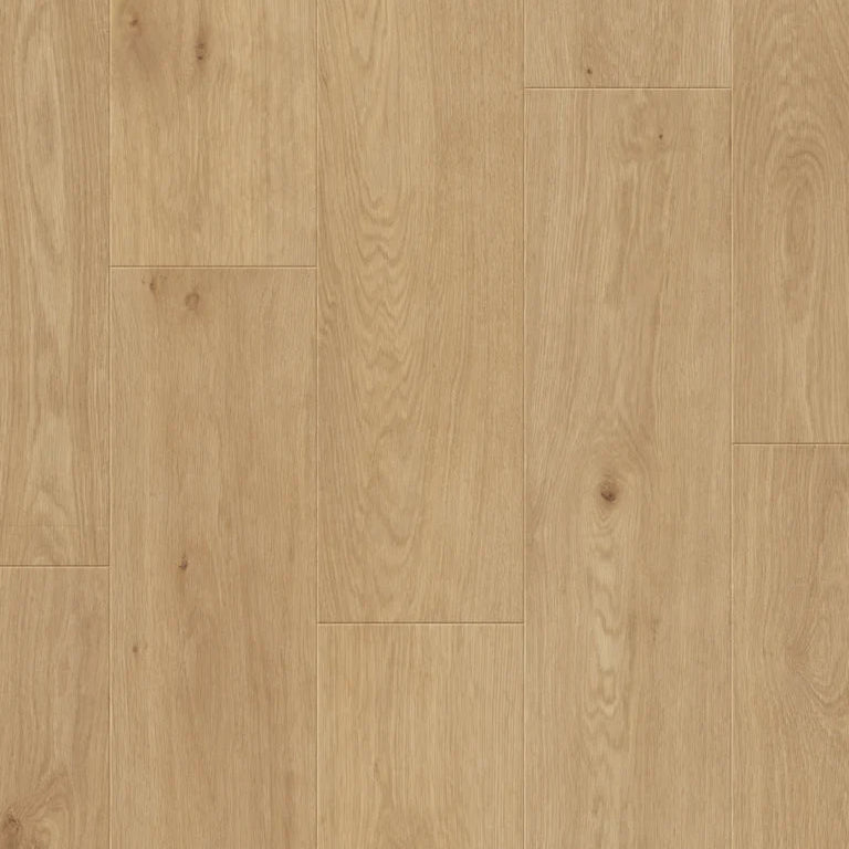 licht beige eiken vloer met brede planken en subtiele houtnerfstructuur, mat oppervlak