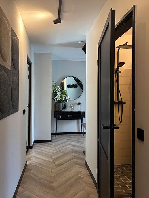 luxe-deurbeslag-met-pvc-vloer